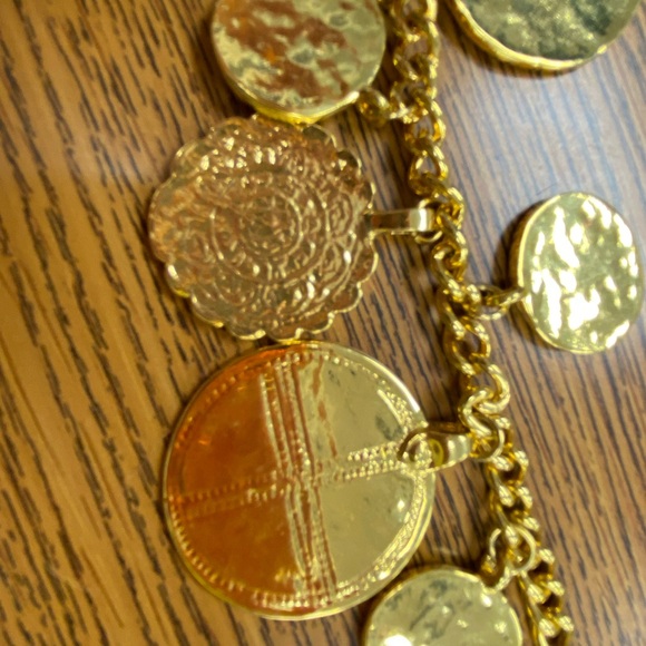 Kenneth Jay Lane Gold Acapulco Bracelet - Picture 4 of 12